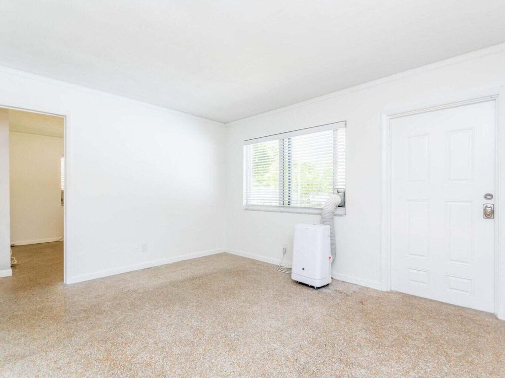 4230 NE 1st Terrace, Oakland Park FL 33334