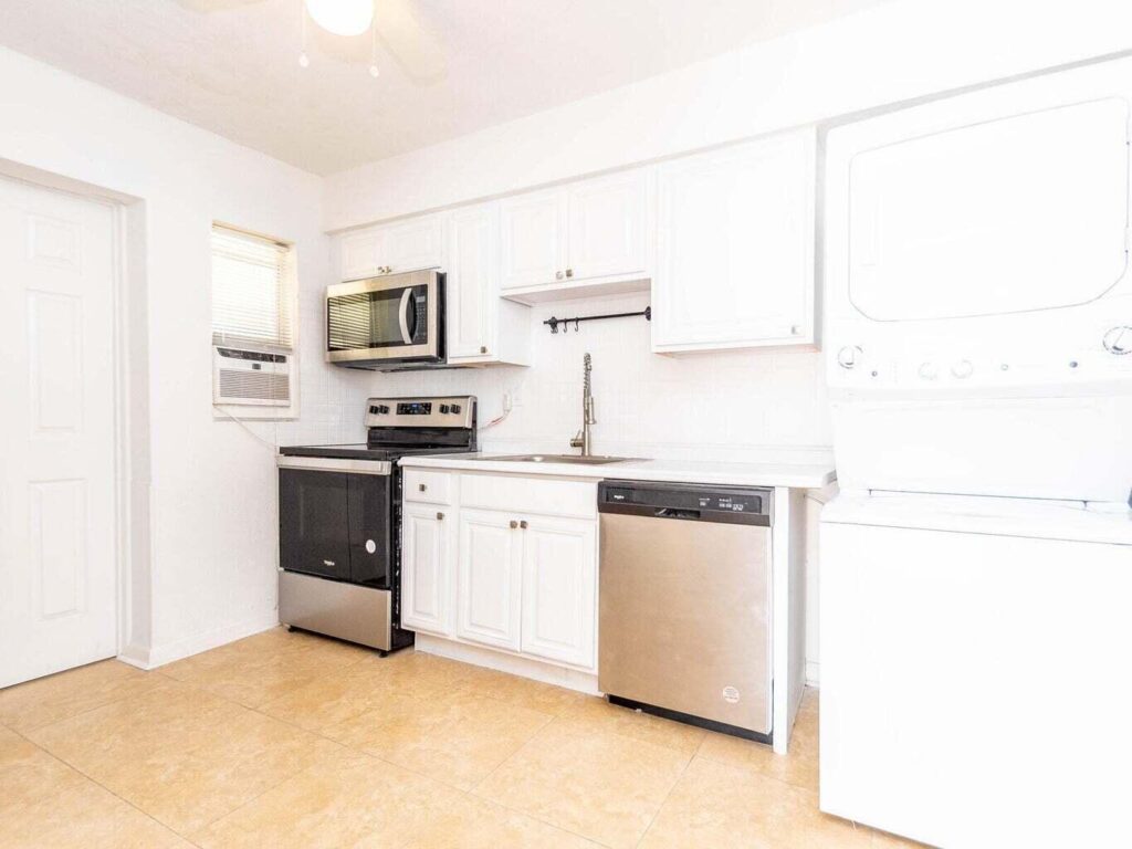 4230 NE 1st Terrace, Oakland Park FL 33334