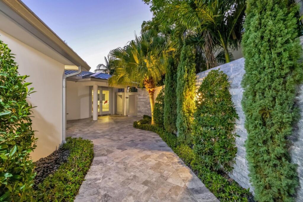 288 S Tradewinds Avenue, Lauderdale By The Sea FL 33308