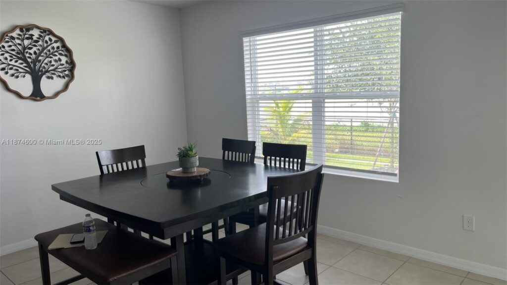 2829 NW 7 TERRACE, Cape Coral FL 33993