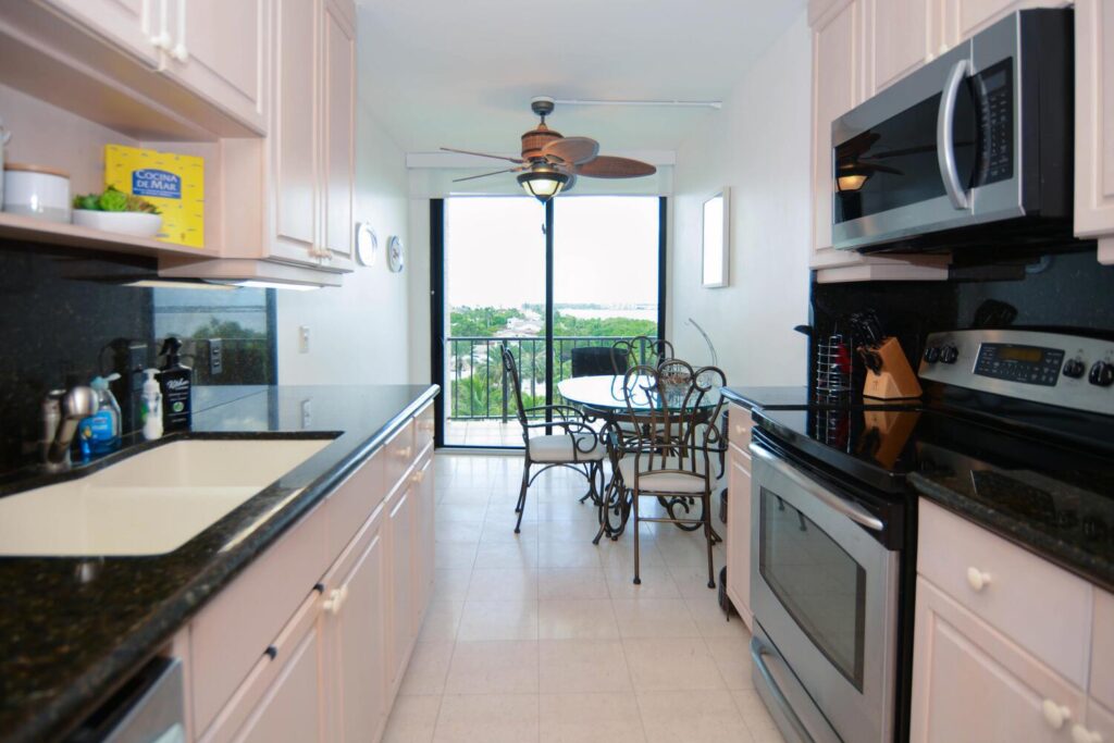 4200 N Ocean Drive # 605, Singer Island FL 33404