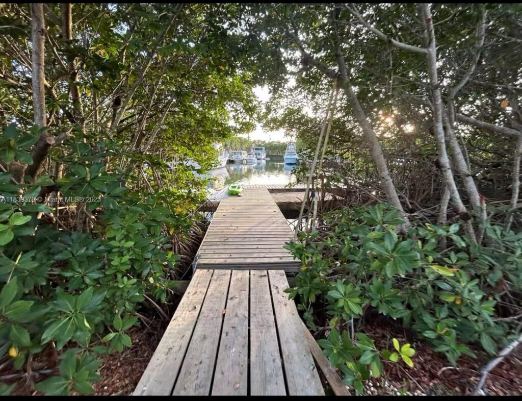 350 Hazel St # 350, Key Largo FL 33037