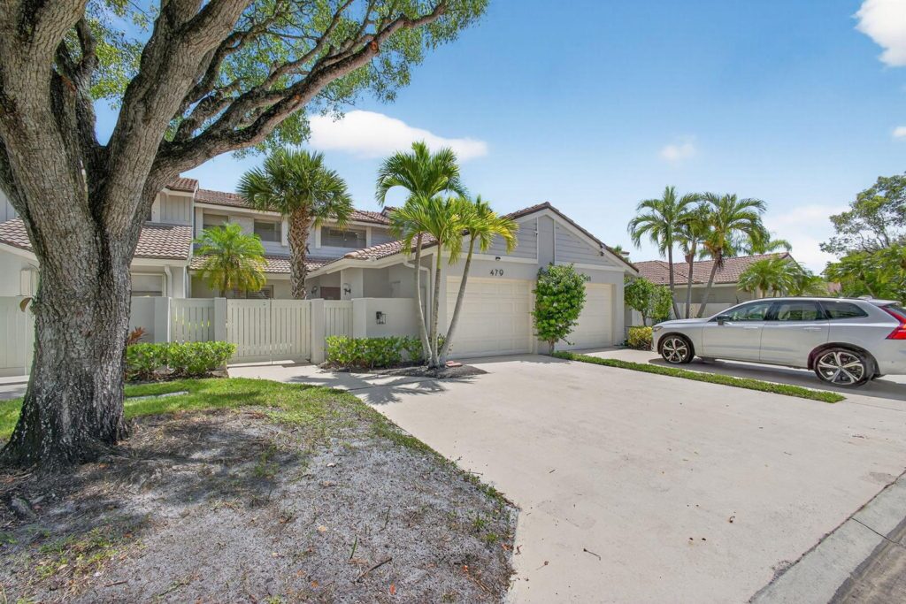 479 Prestwick Circle, Palm Beach Gardens FL 33418