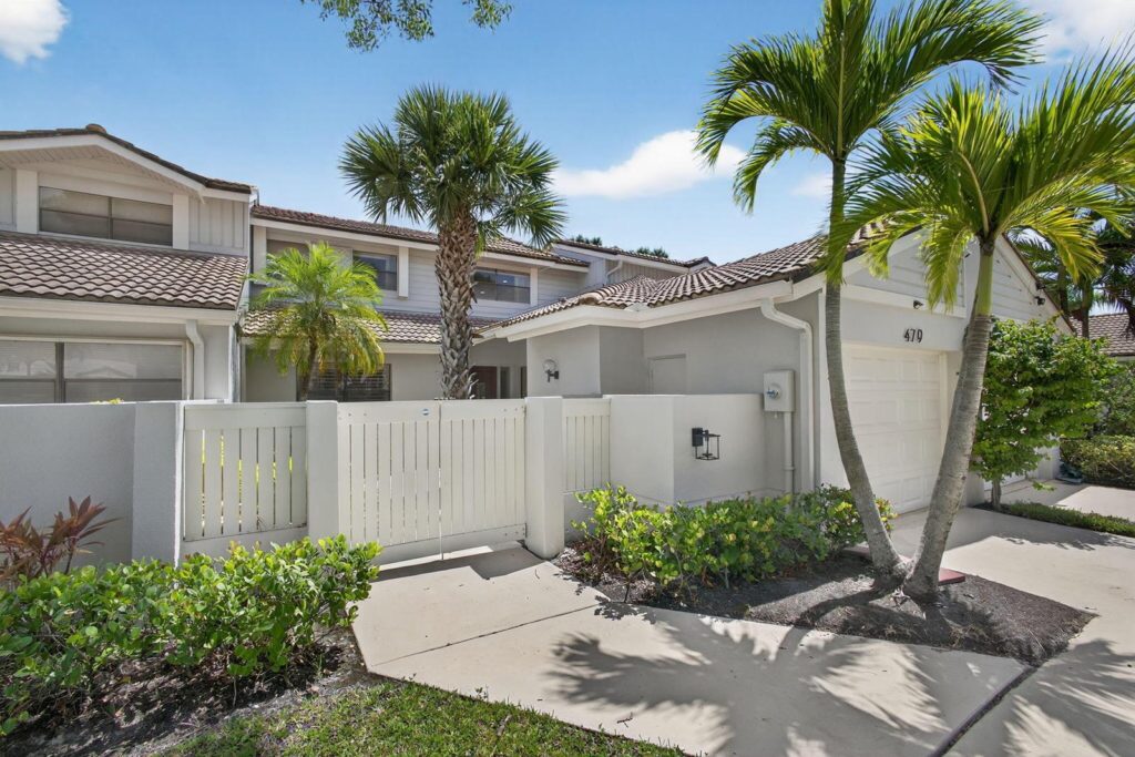 479 Prestwick Circle, Palm Beach Gardens FL 33418