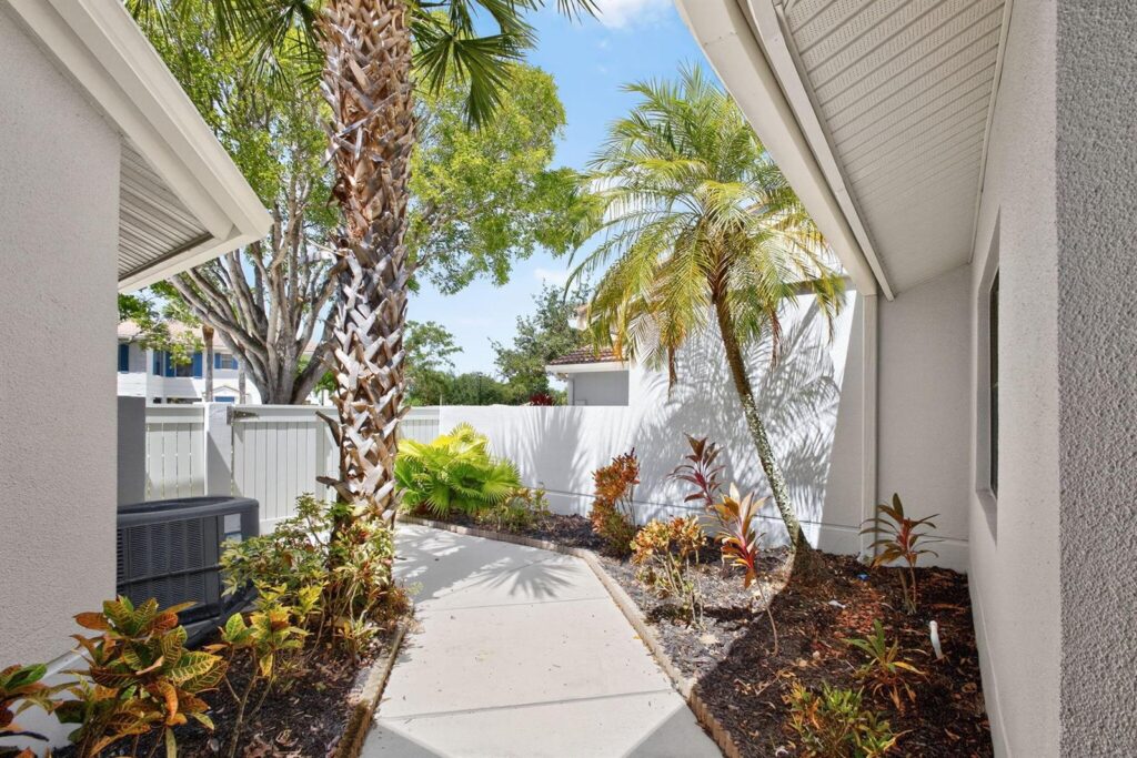 479 Prestwick Circle, Palm Beach Gardens FL 33418