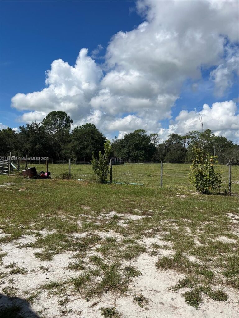105 Farrer RD, Frostproof FL 33843