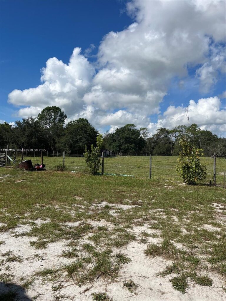 105 Farrer RD, Frostproof FL 33843