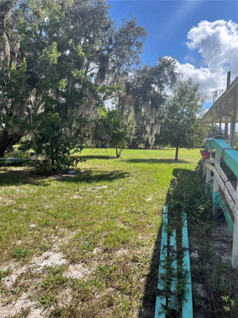 105 Farrer RD, Frostproof FL 33843