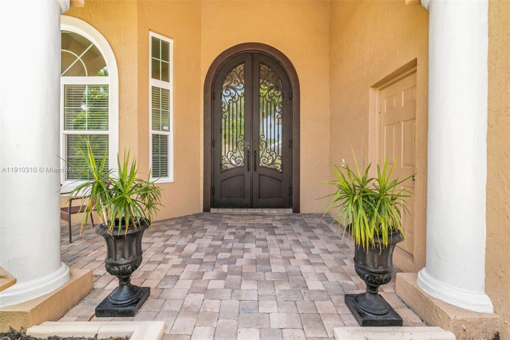 15974 SW 16th St, Pembroke Pines FL 33027