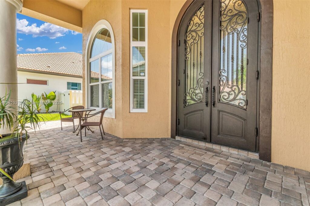 15974 SW 16th St, Pembroke Pines FL 33027