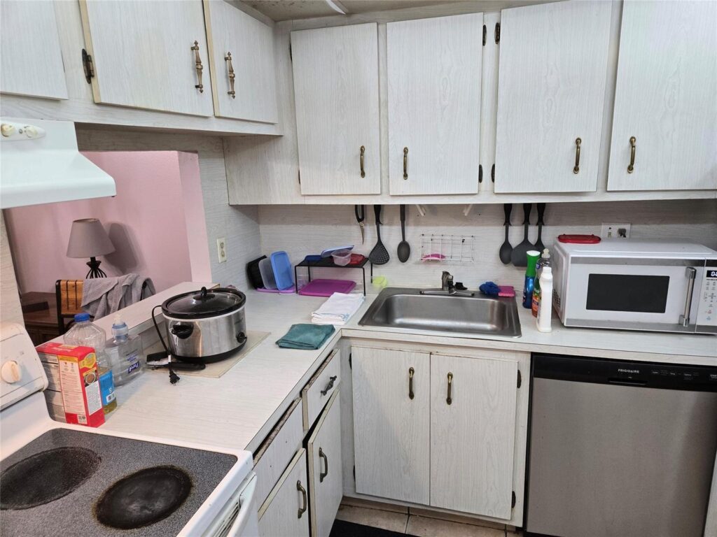 3080 Holiday Springs Boulevard # 209, Margate FL 33063