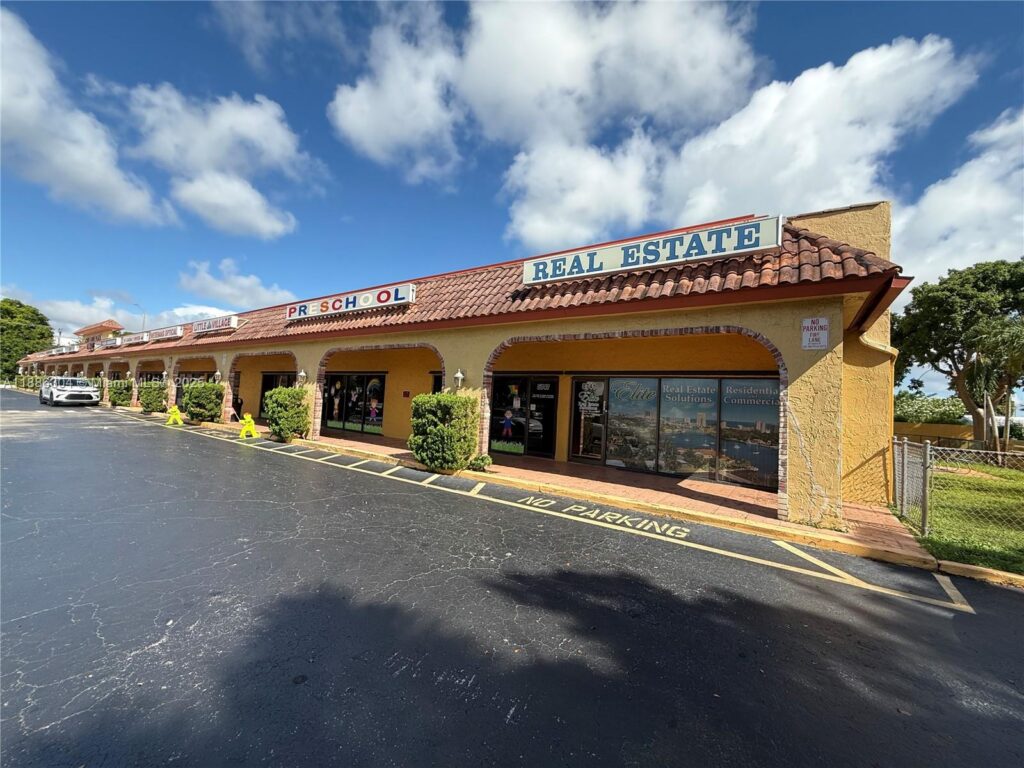 8741 NW 57th St, Tamarac FL 33351