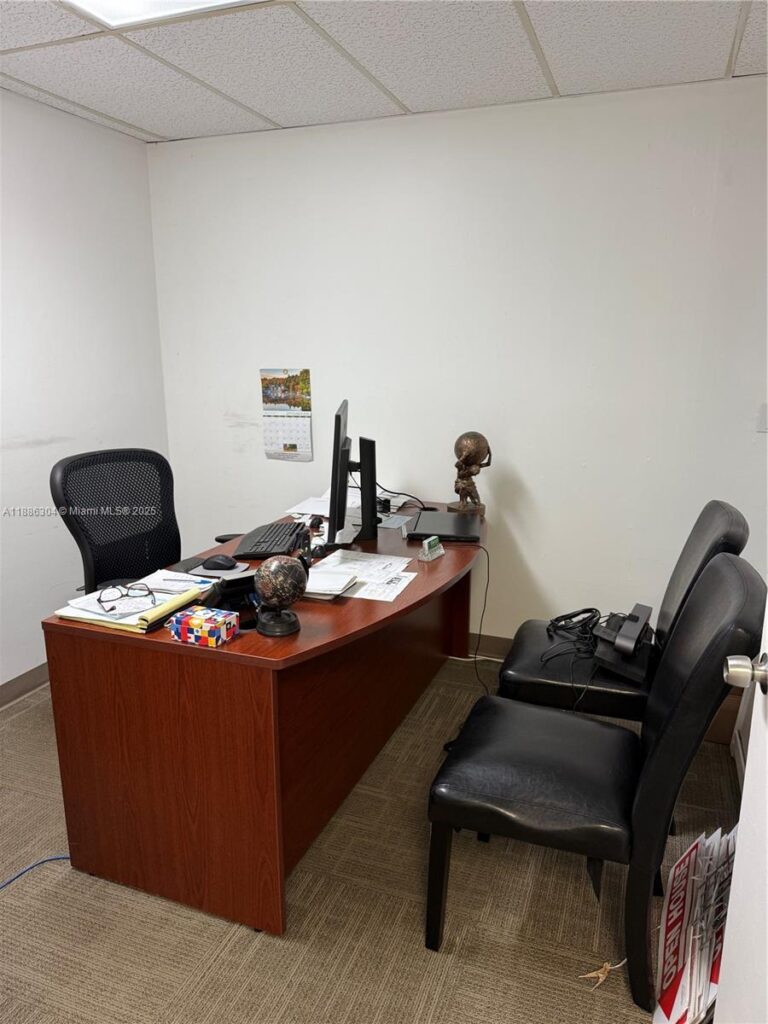 8741 NW 57th St, Tamarac FL 33351