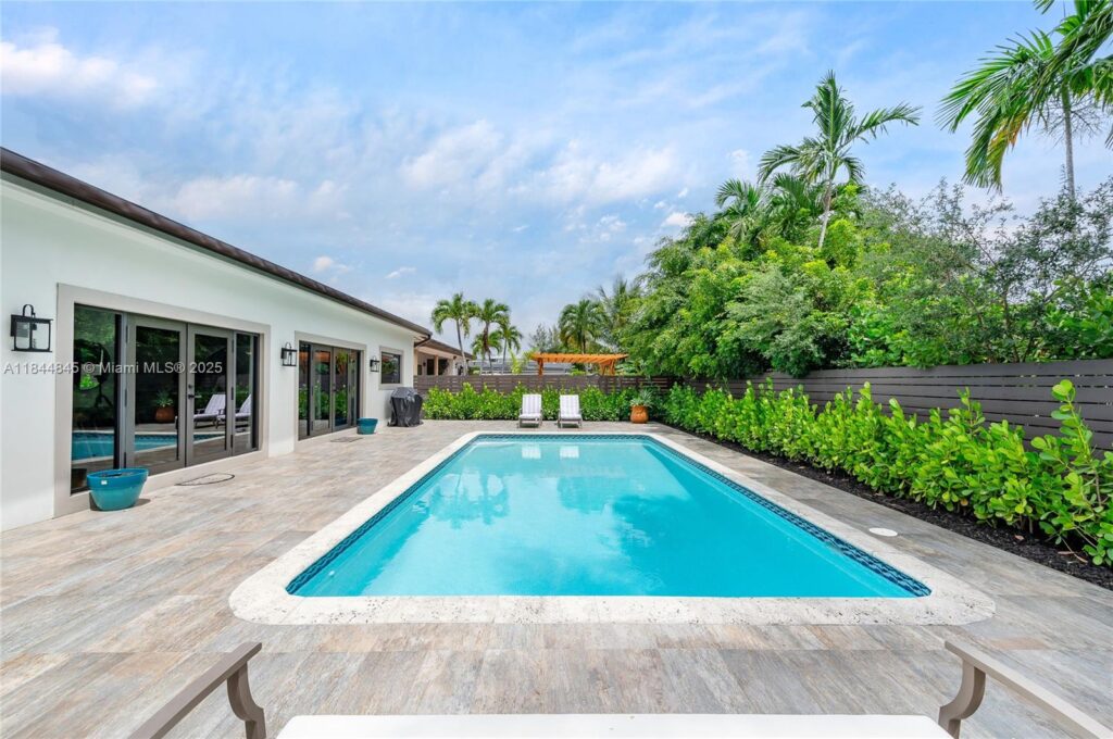 117 S Royal Poinciana Blvd, Miami Springs FL 33166