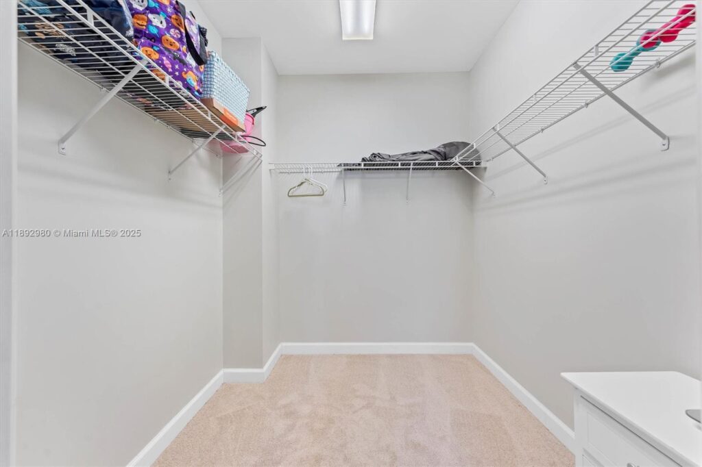 2344 Vintage Dr, Lighthouse Point FL 33064