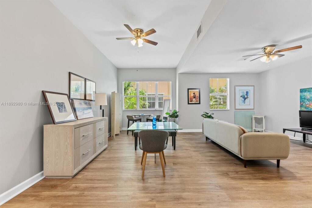 2344 Vintage Dr, Lighthouse Point FL 33064