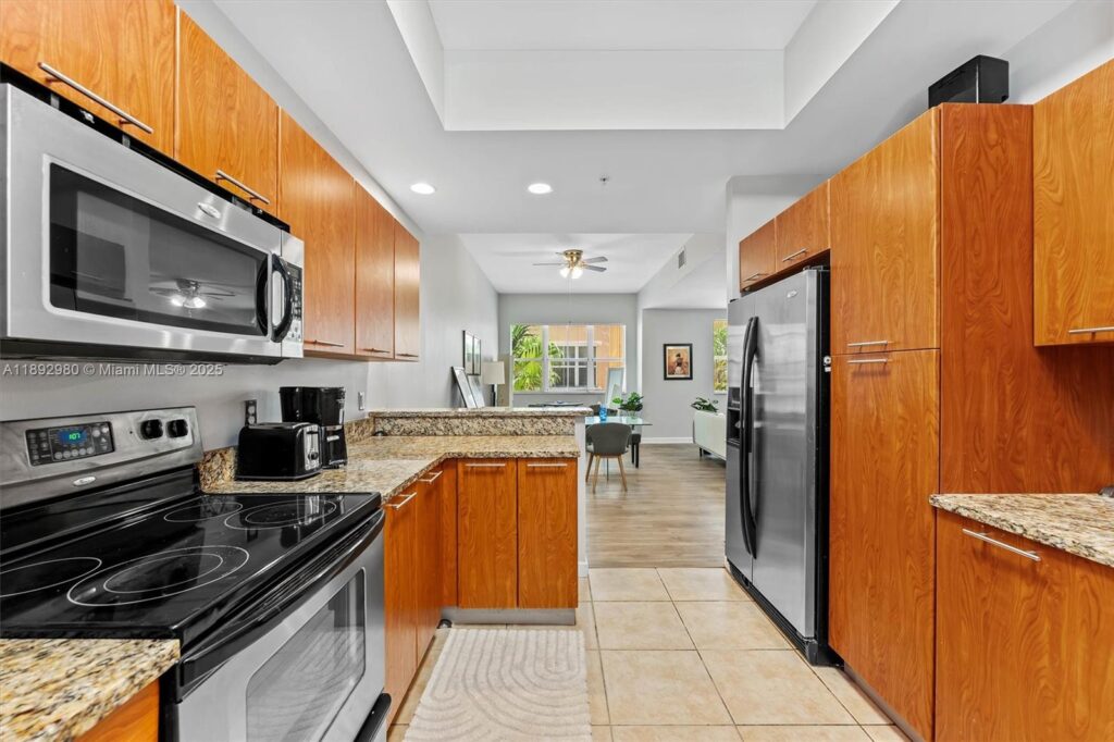 2344 Vintage Dr, Lighthouse Point FL 33064