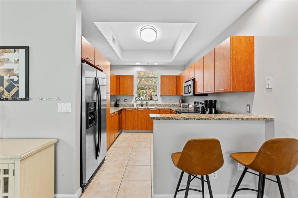 2344 Vintage Dr, Lighthouse Point FL 33064