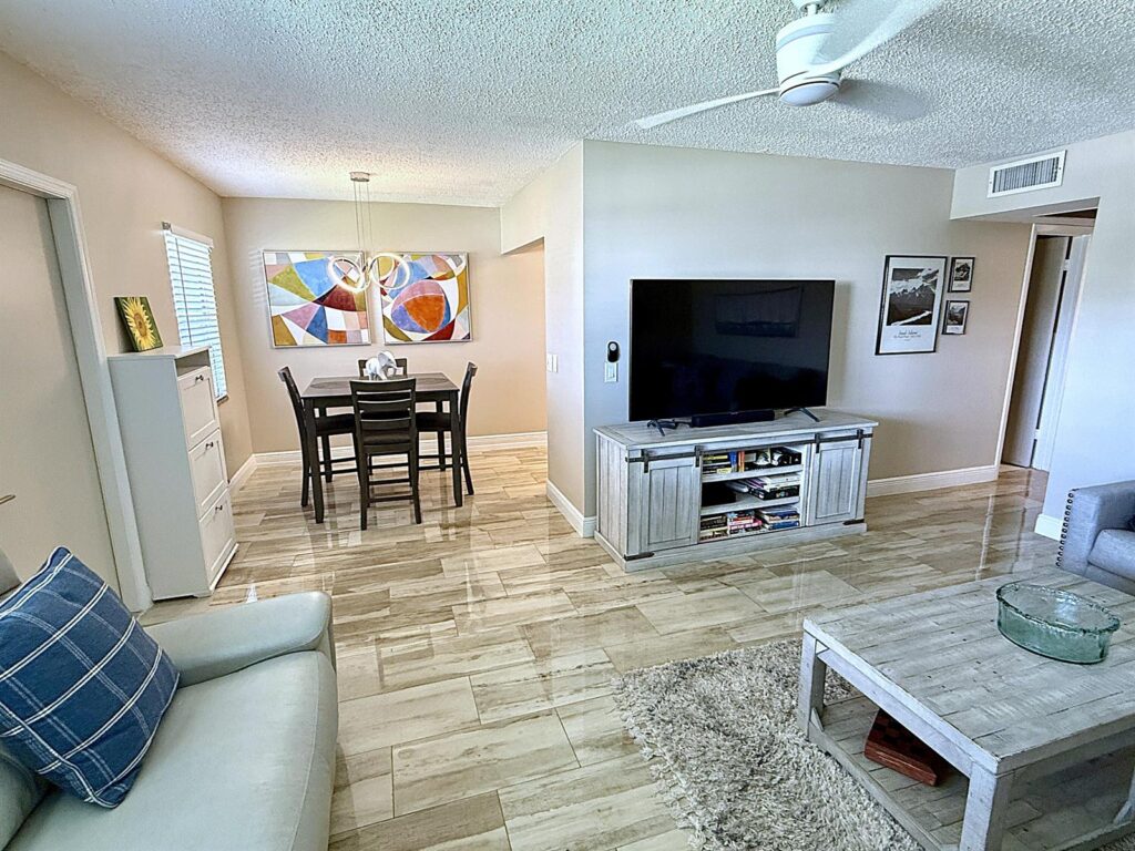 359 Oakridge T, Deerfield Beach FL 33442