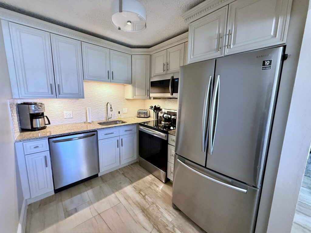 359 Oakridge T, Deerfield Beach FL 33442