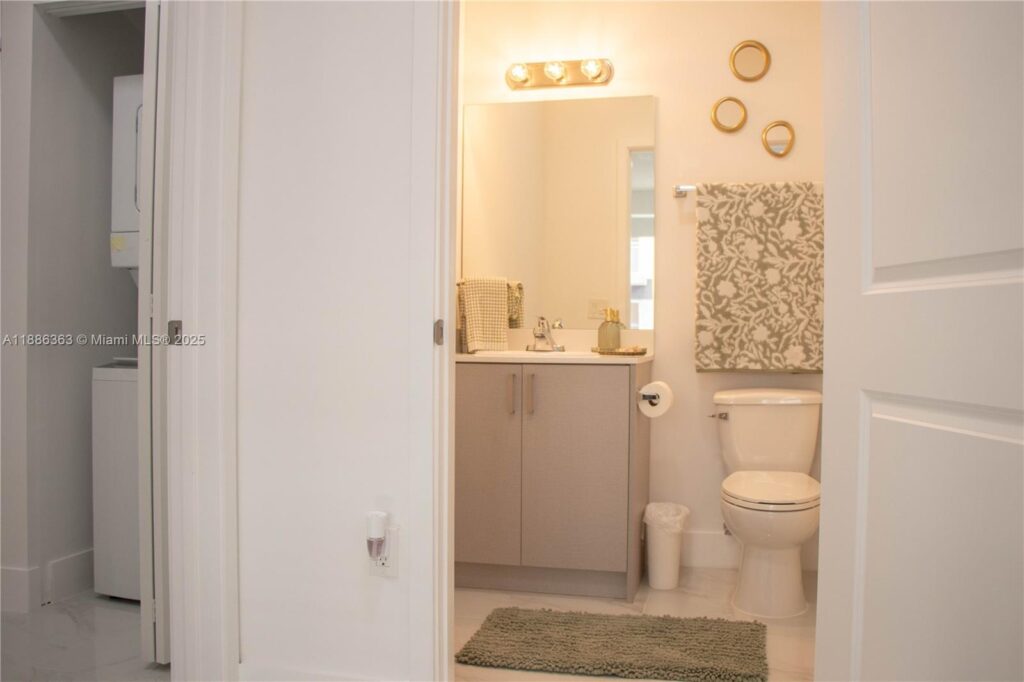 1455 W 29th St # 113, Hialeah FL 33012