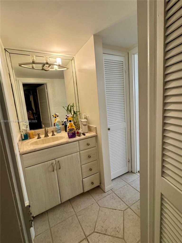 16518 NE 26th Ave # 304, North Miami Beach FL 33160