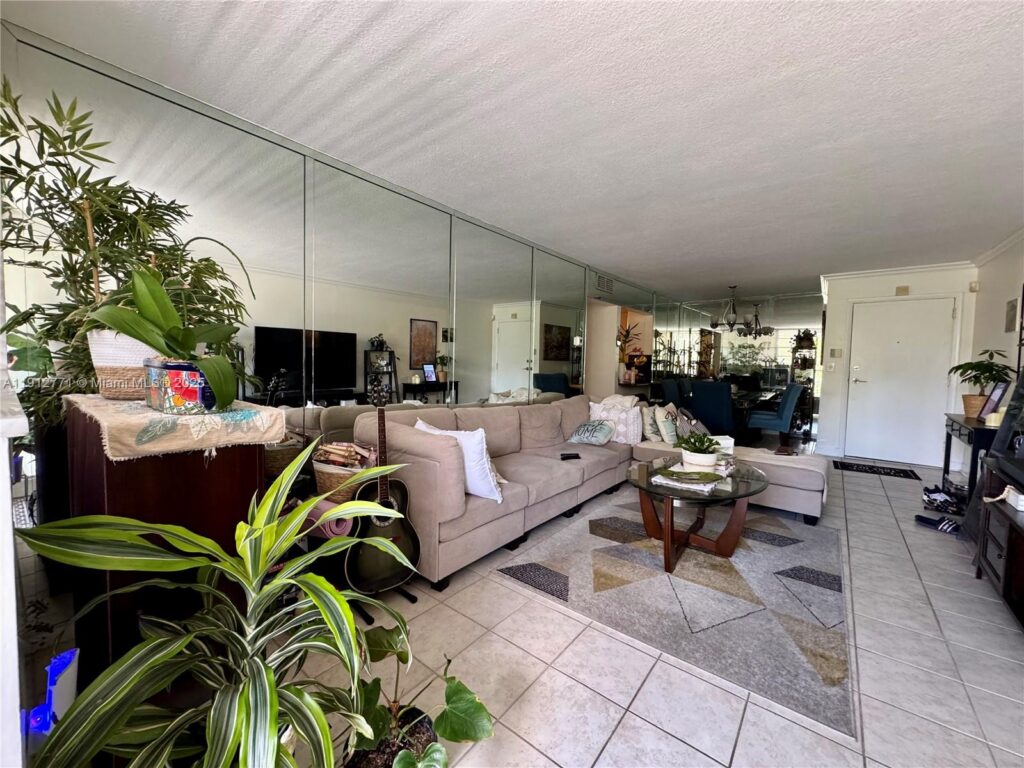 16518 NE 26th Ave # 304, North Miami Beach FL 33160