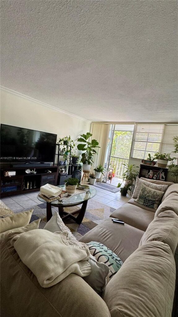 16518 NE 26th Ave # 304, North Miami Beach FL 33160