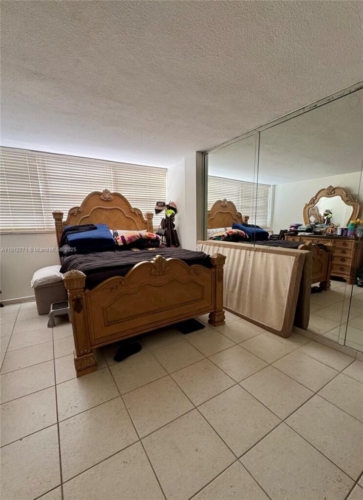 16518 NE 26th Ave # 304, North Miami Beach FL 33160