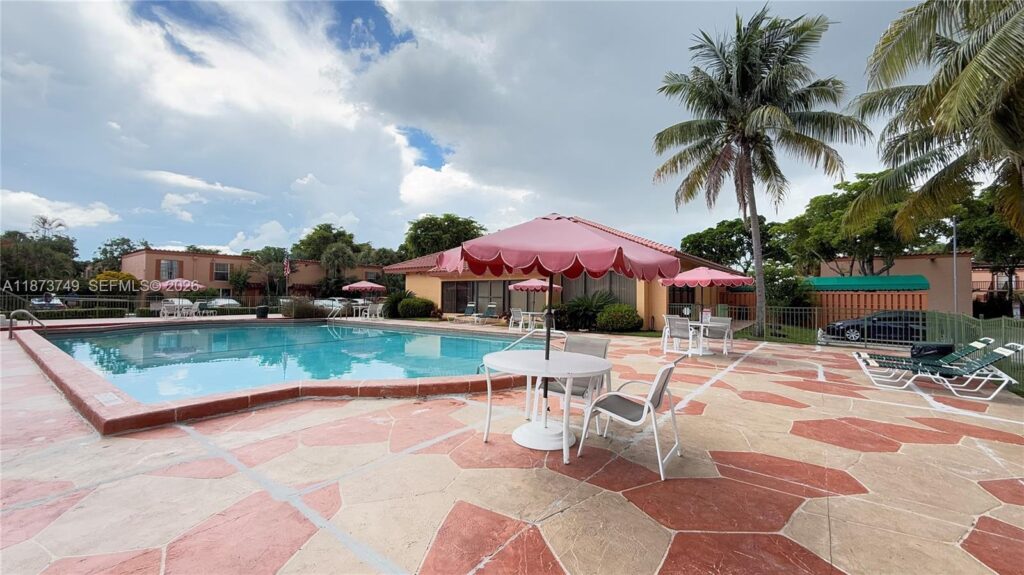 7121 Miami Lakes Dr # Q8, Miami Lakes FL 33014