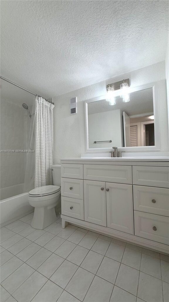 7121 Miami Lakes Dr # Q8, Miami Lakes FL 33014