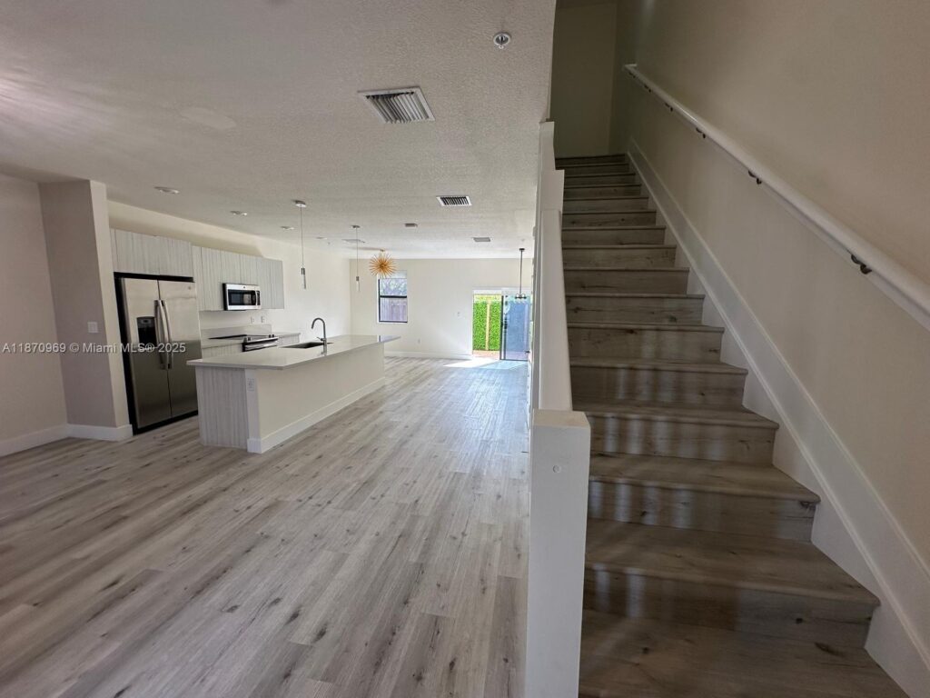 10413 NW 82nd St # 9, Doral FL 33178