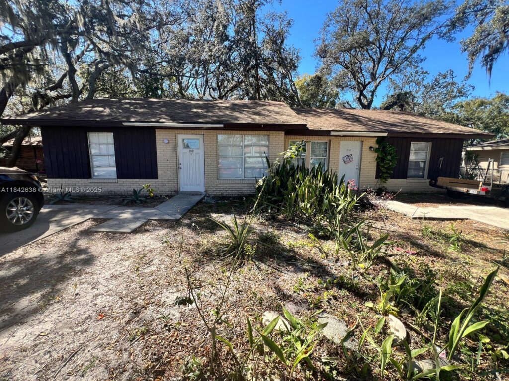 2019 COLMAR AVE, Sebring FL 33870