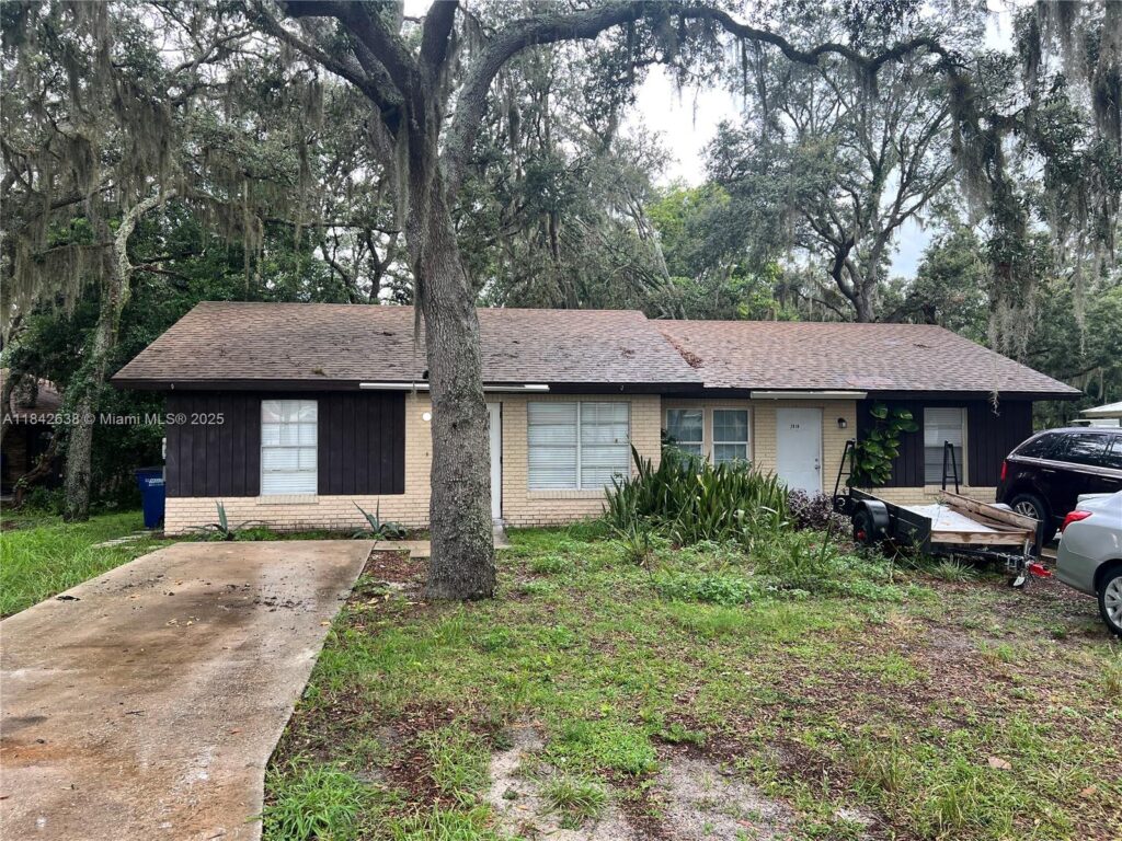 2019 COLMAR AVE, Sebring FL 33870