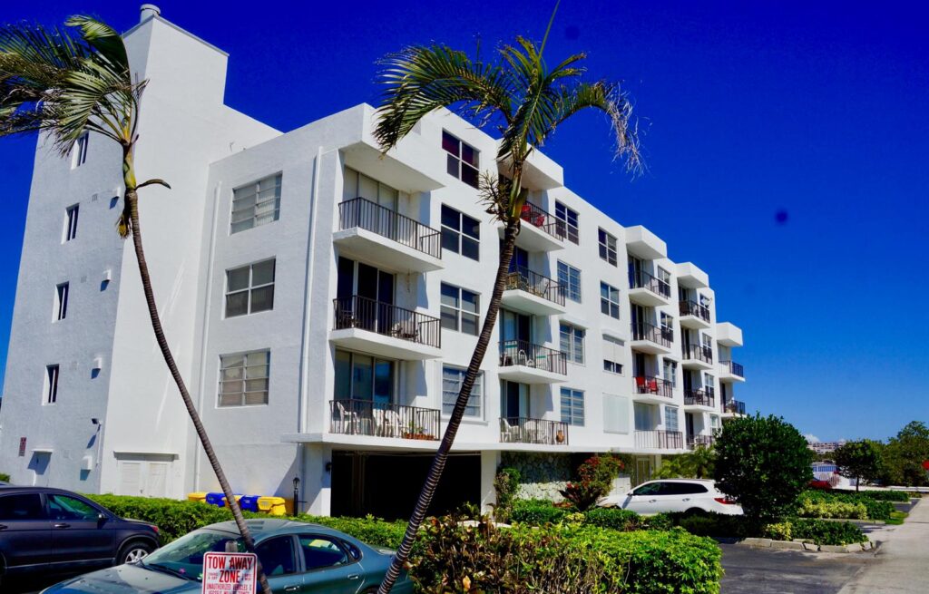 301 Croton Avenue # 406, Lantana FL 33462