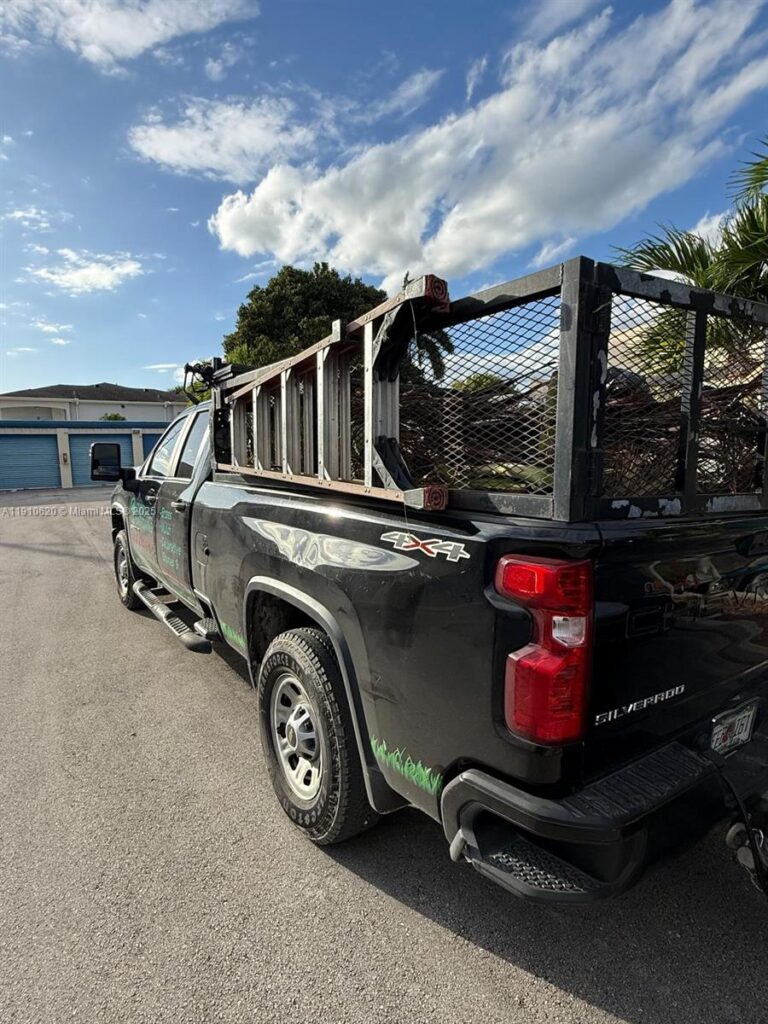 305 SW 9th Ave, Florida City FL 33034