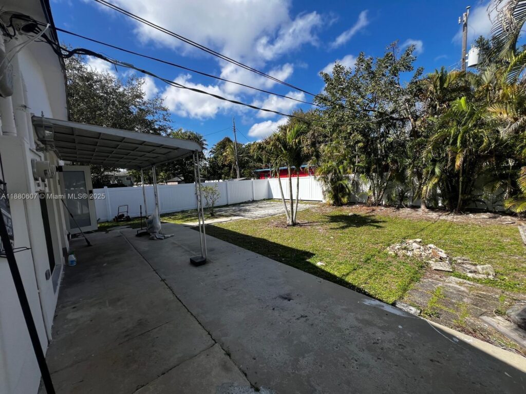 222 SW 8th St # C, Dania Beach FL 33004