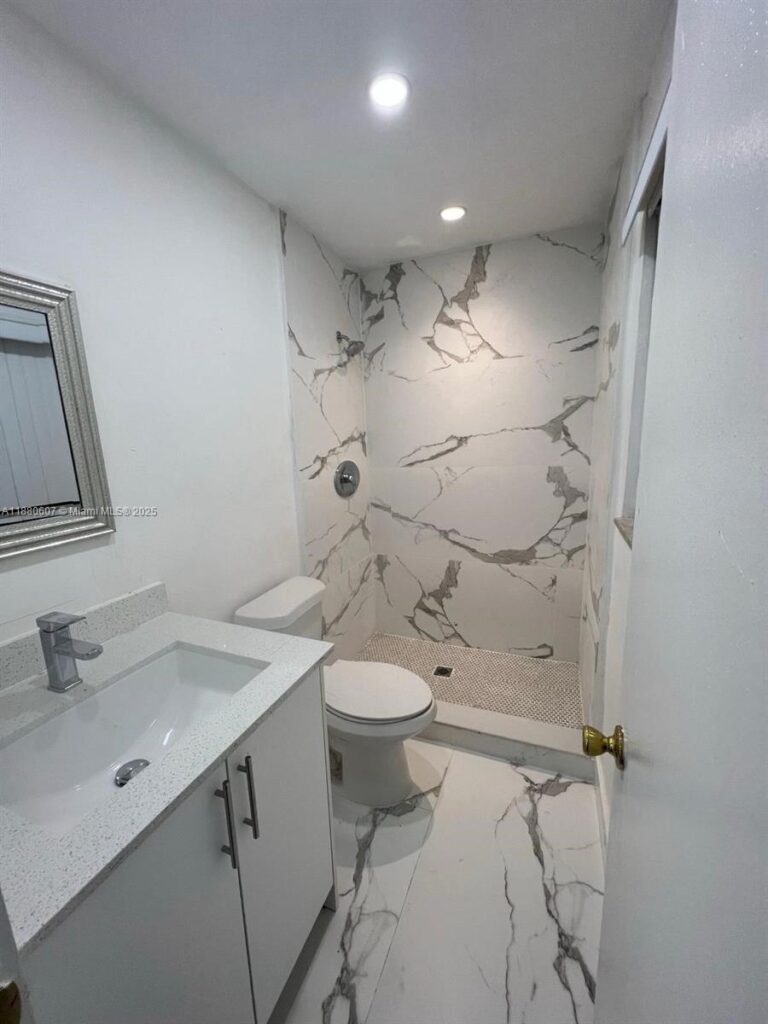222 SW 8th St # C, Dania Beach FL 33004