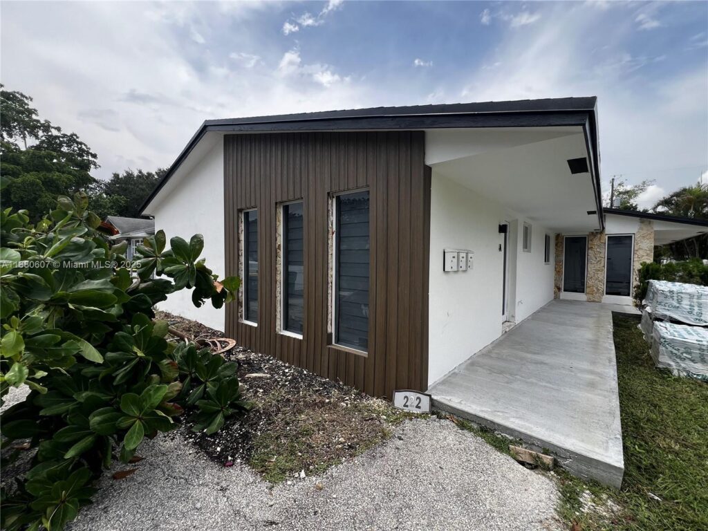 222 SW 8th St # C, Dania Beach FL 33004