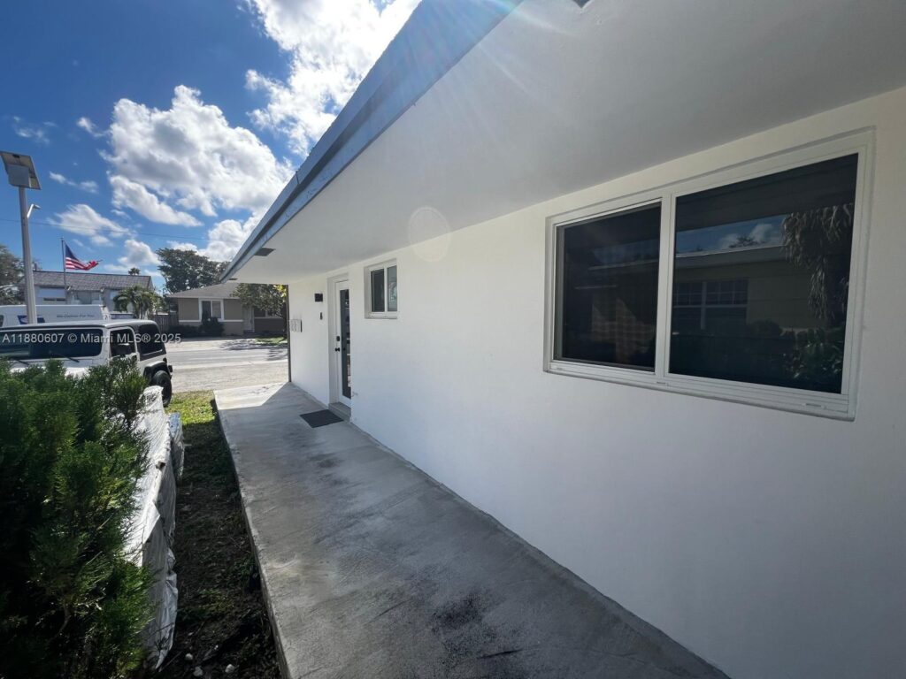 222 SW 8th St # C, Dania Beach FL 33004