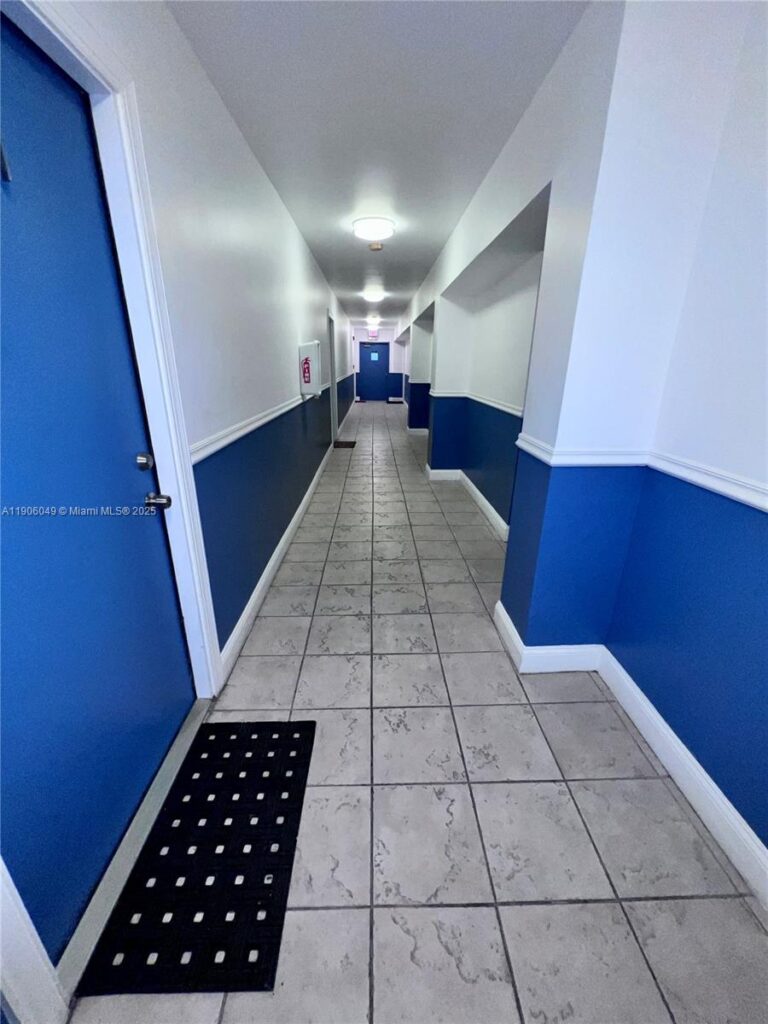 12290 NE 11th Ct # 305, North Miami FL 33161