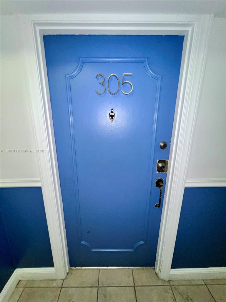 12290 NE 11th Ct # 305, North Miami FL 33161