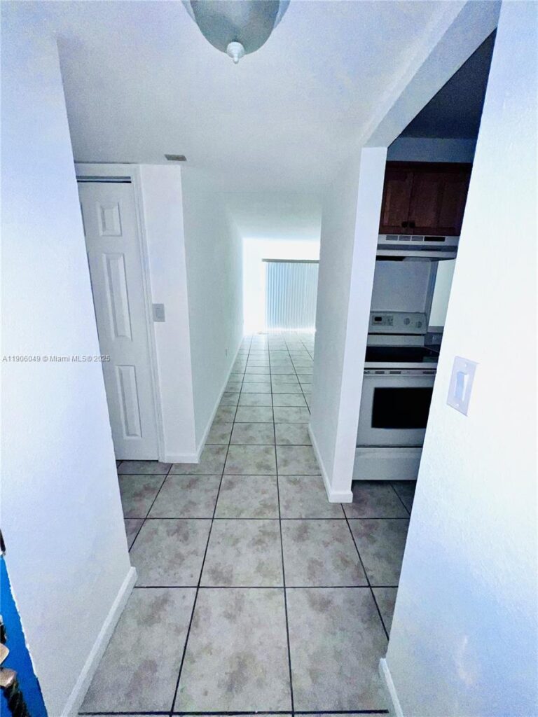 12290 NE 11th Ct # 305, North Miami FL 33161