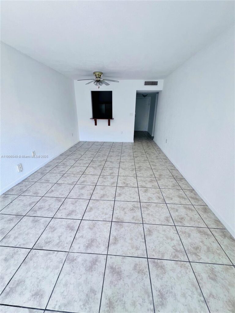 12290 NE 11th Ct # 305, North Miami FL 33161
