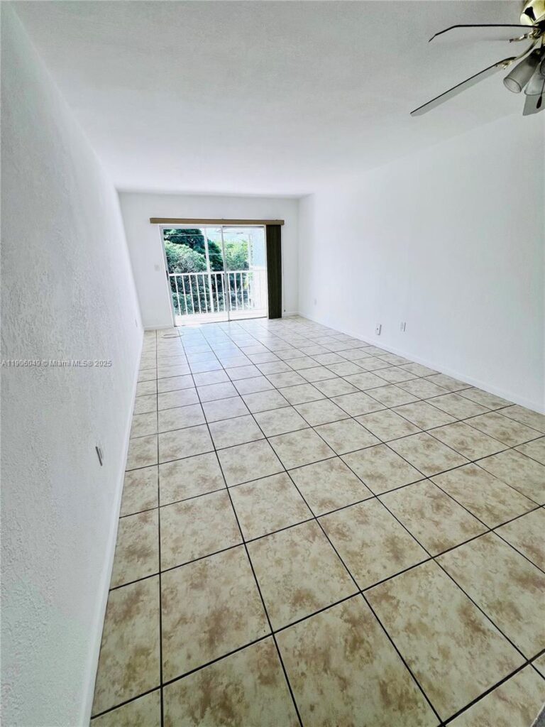 12290 NE 11th Ct # 305, North Miami FL 33161