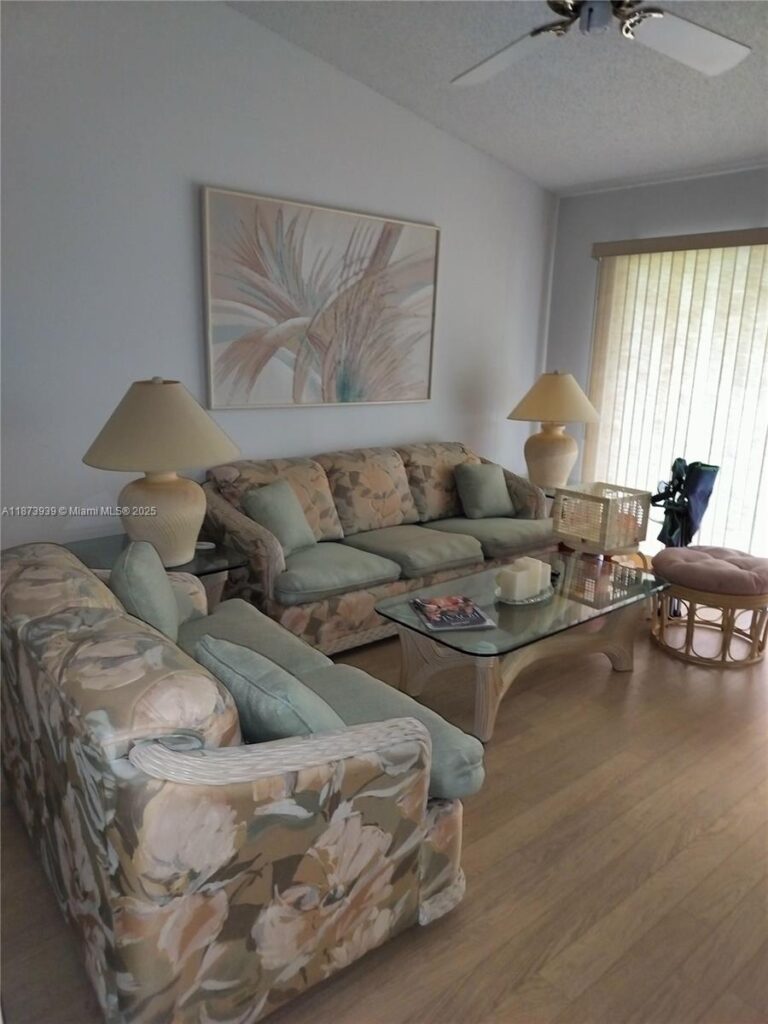 1002 Keystone Dr # F, Jupiter FL 33458