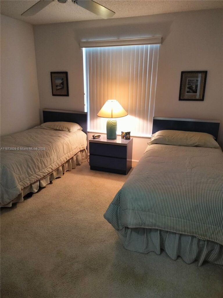 1002 Keystone Dr # F, Jupiter FL 33458