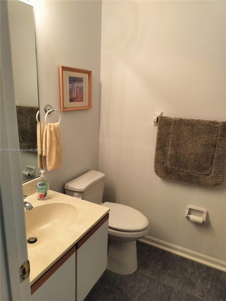 1002 Keystone Dr # F, Jupiter FL 33458
