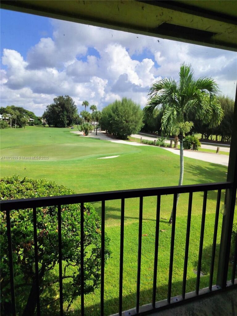 1002 Keystone Dr # F, Jupiter FL 33458