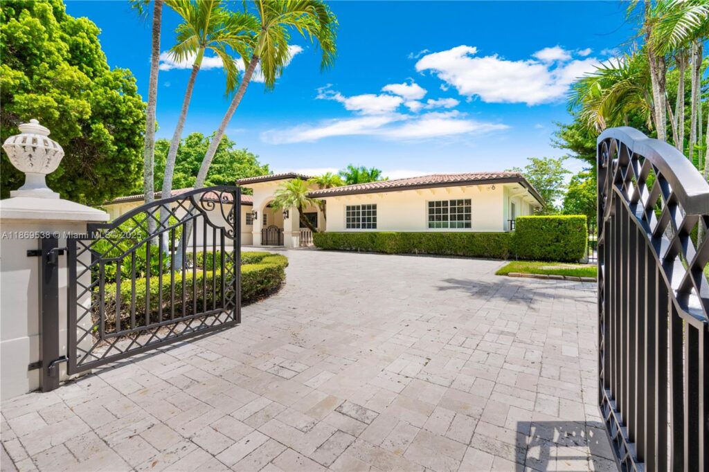 4001 Santa Maria St, Coral Gables FL 33146